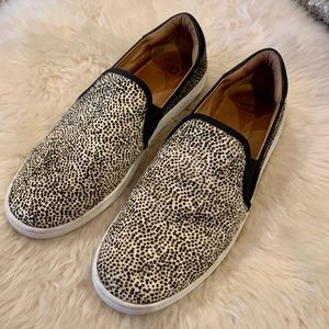 UGG Cas Exotic Slip-On Sneakers size 9